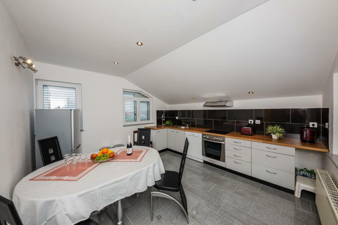 Apartman Lucija Kaštela 外观 照片