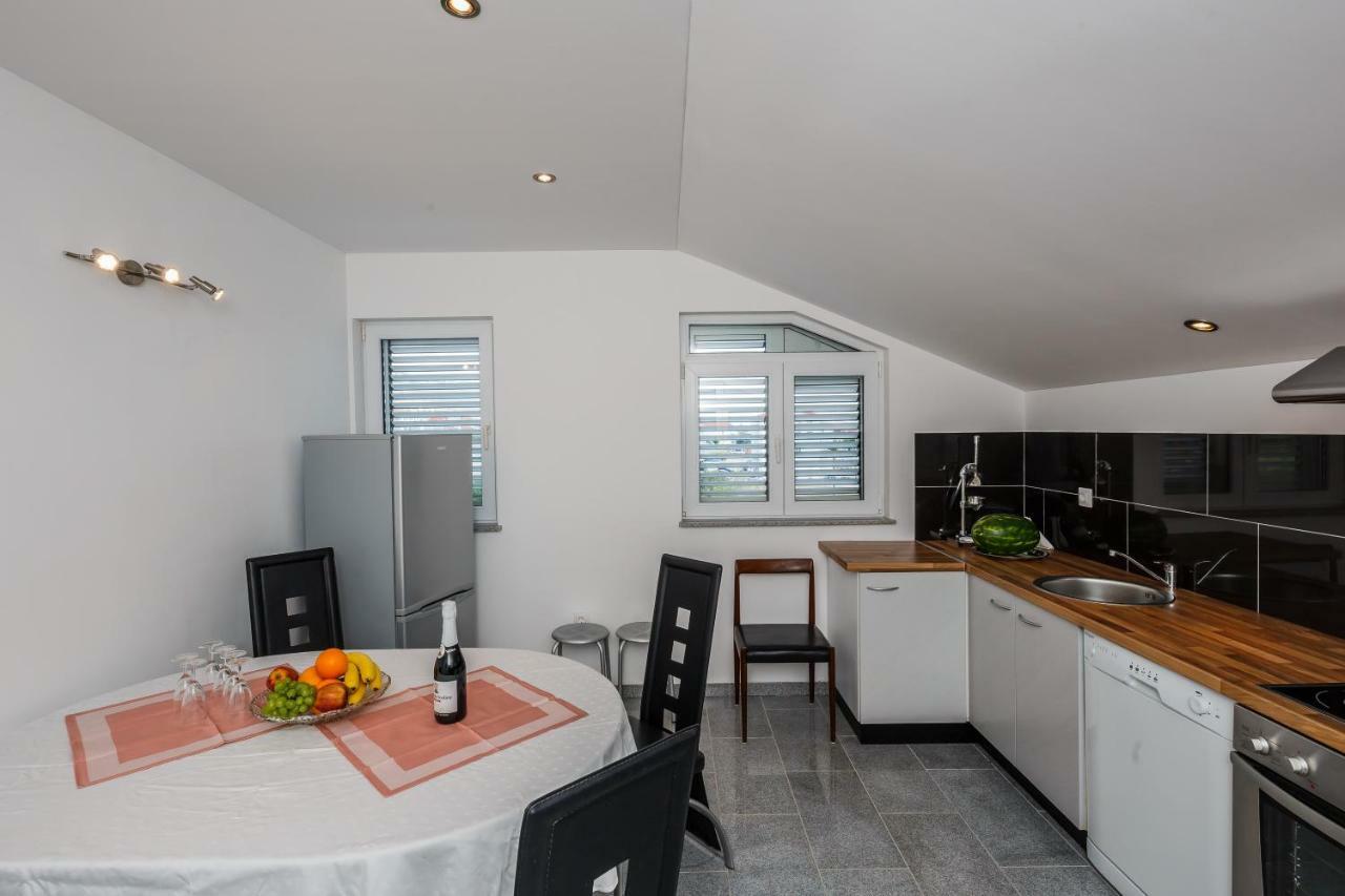 Apartman Lucija Kaštela 外观 照片