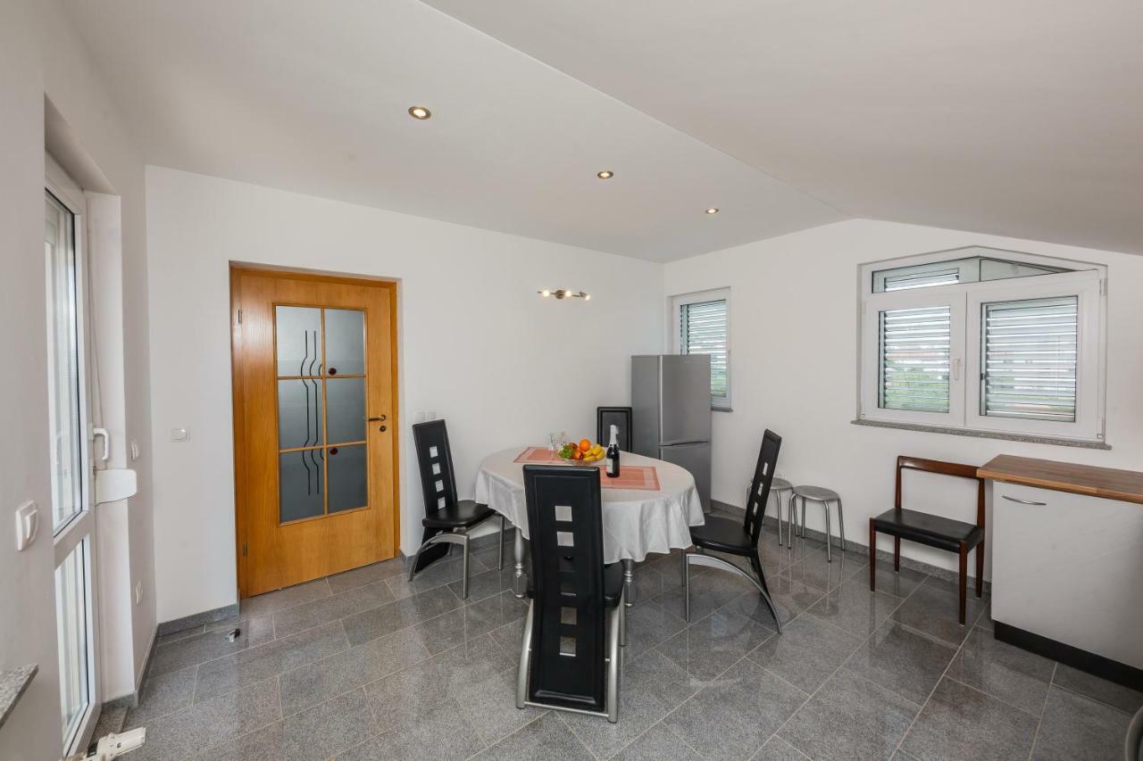 Apartman Lucija Kaštela 外观 照片