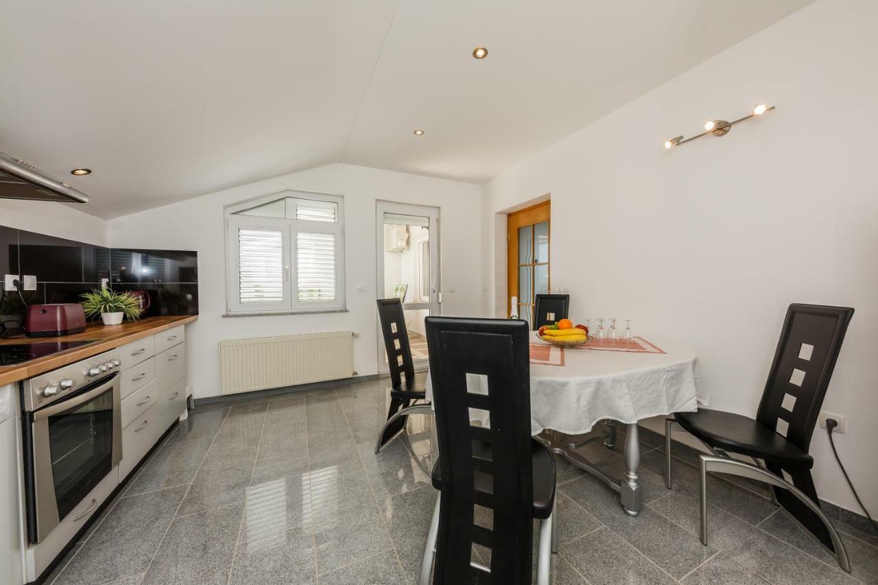 Apartman Lucija Kaštela 外观 照片