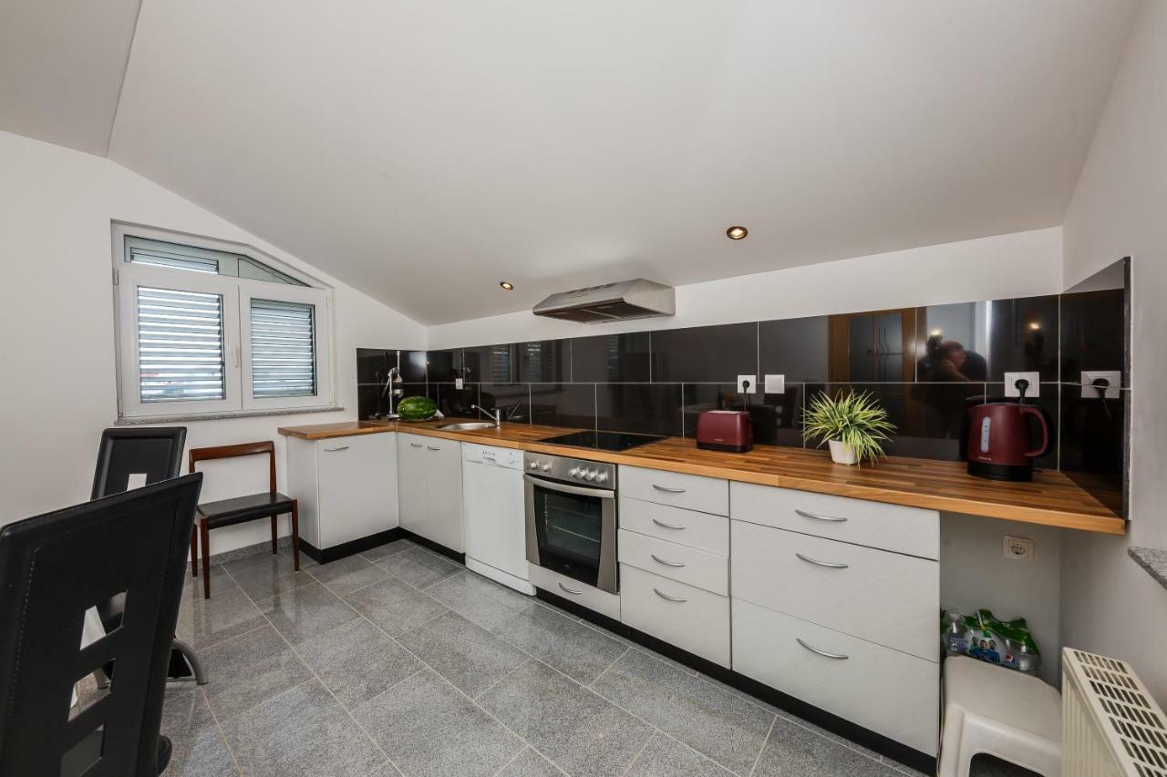 Apartman Lucija Kaštela 外观 照片